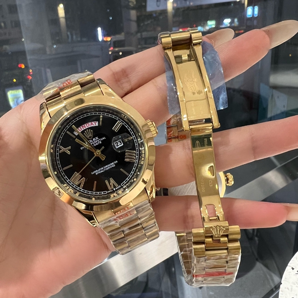 ブランド時計背面デザイン